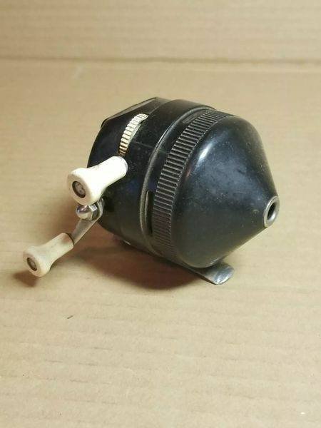  the Vintage Metal Foot Casting Fishing Reel