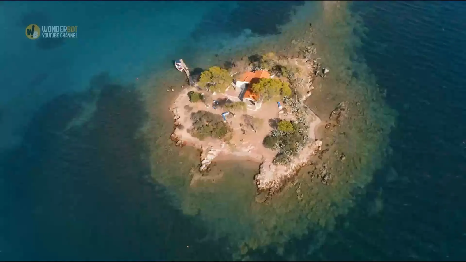 The isolated house in the lake